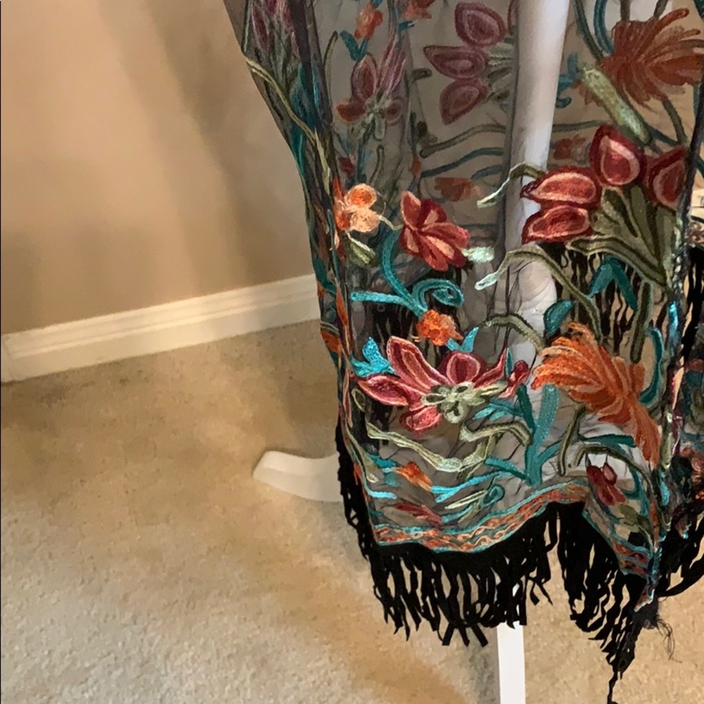 💜Embroidered Fringe Boho Kimono💜 - Picture 6 of 7